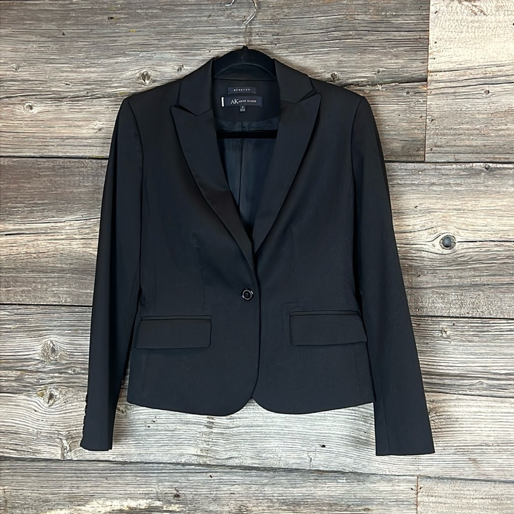 Women’s black blazer suit jacket size 4